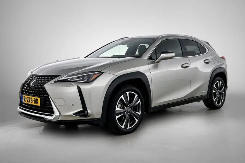 Lexus UX (2022)