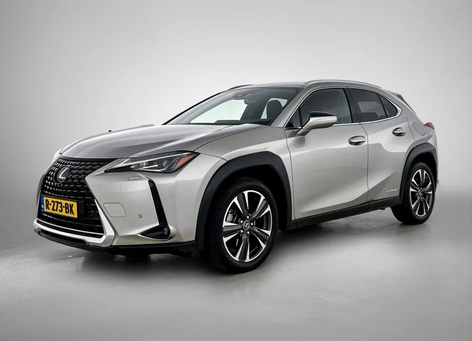 Lexus UX (2022) — foto 1