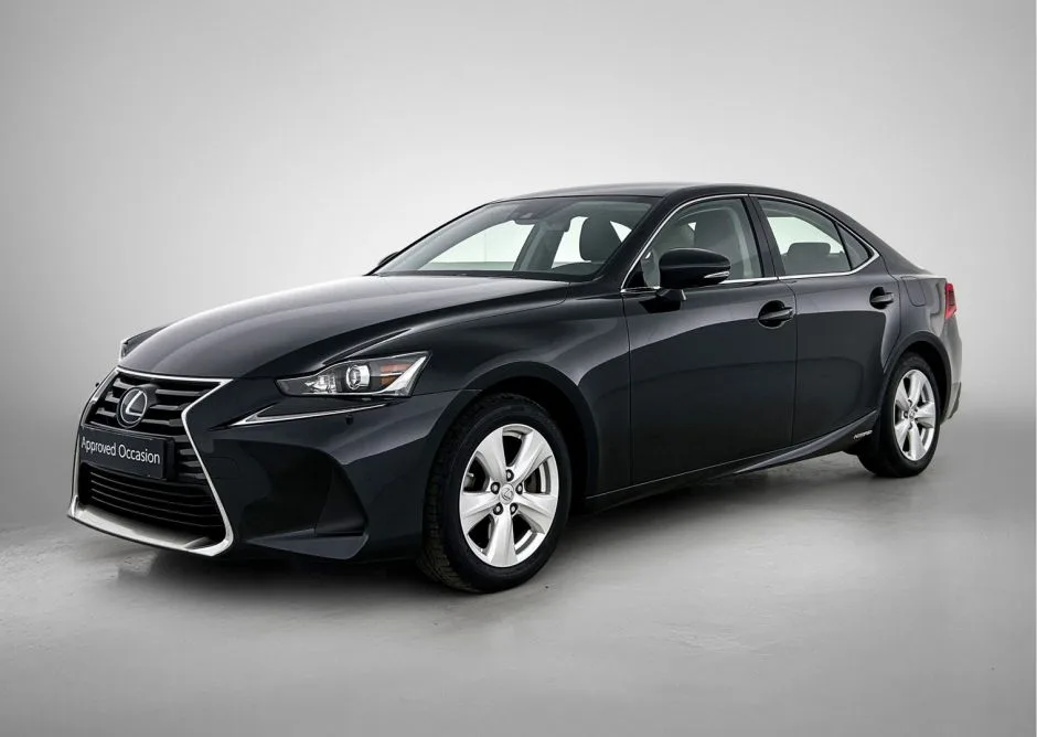 Lexus IS (2020) — foto 1