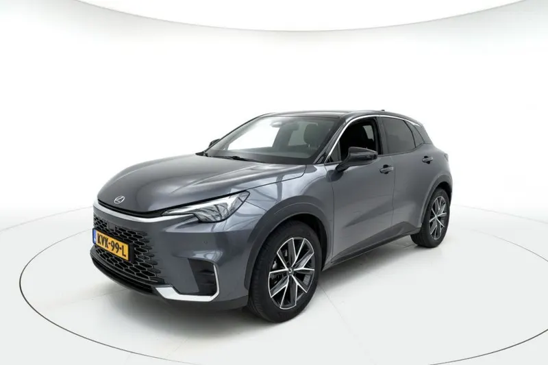 Lexus LBX (2025)