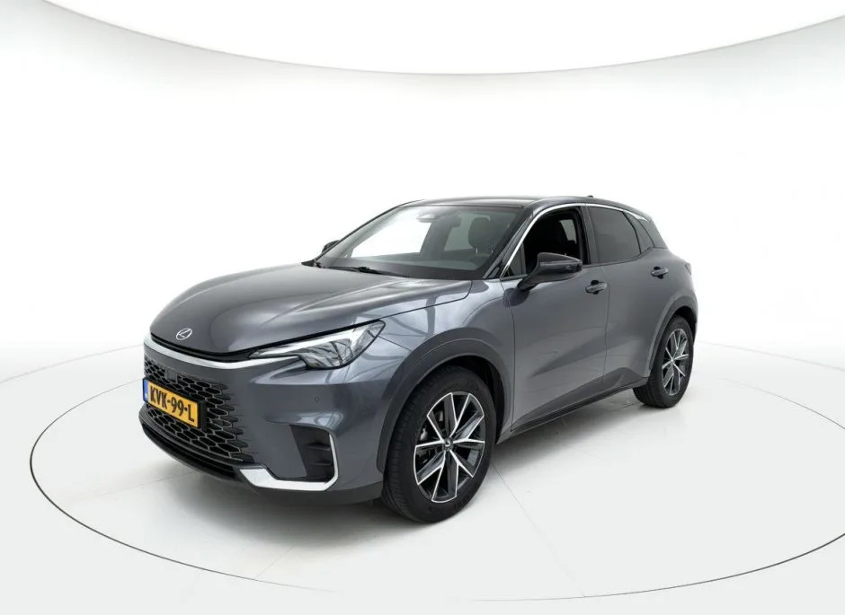 Lexus LBX (2025) — foto 1