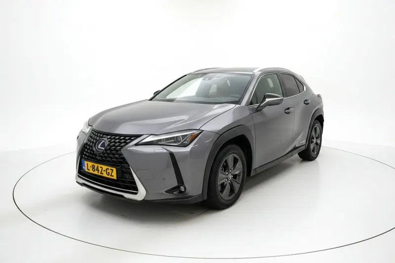 Lexus UX (2021)