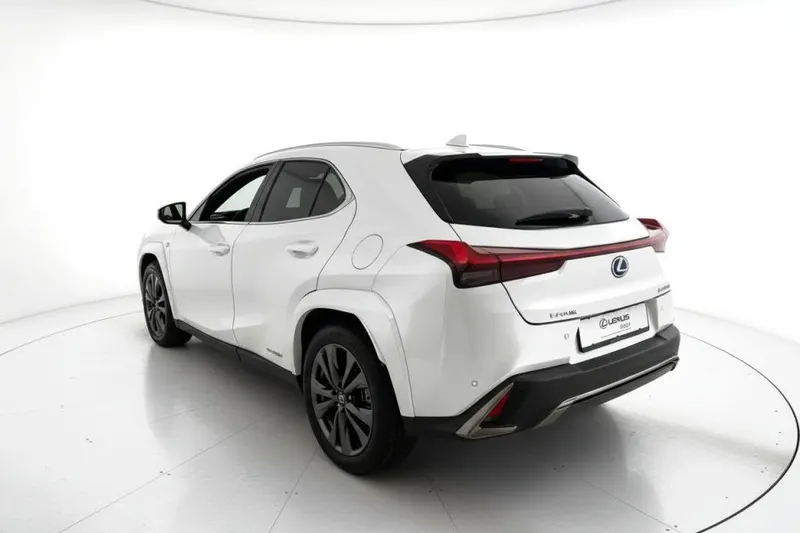Lexus UX (2022)