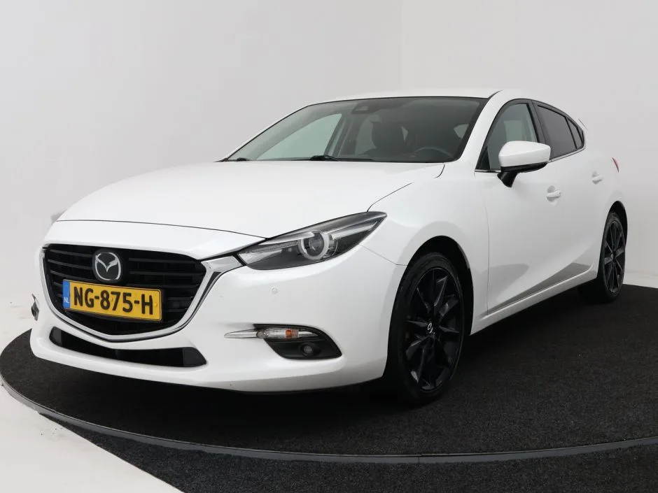 Mazda 3 (2017) — foto 1