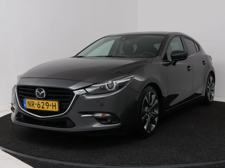 Mazda 3 (2017) — foto 1