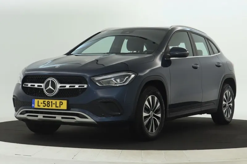 Mercedes-Benz GLA (2021)