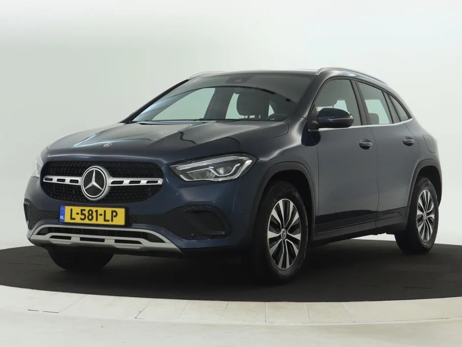 Mercedes-Benz GLA (2021) — foto 1