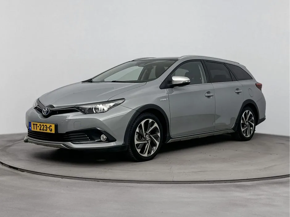 Toyota Auris (2018) — foto 1
