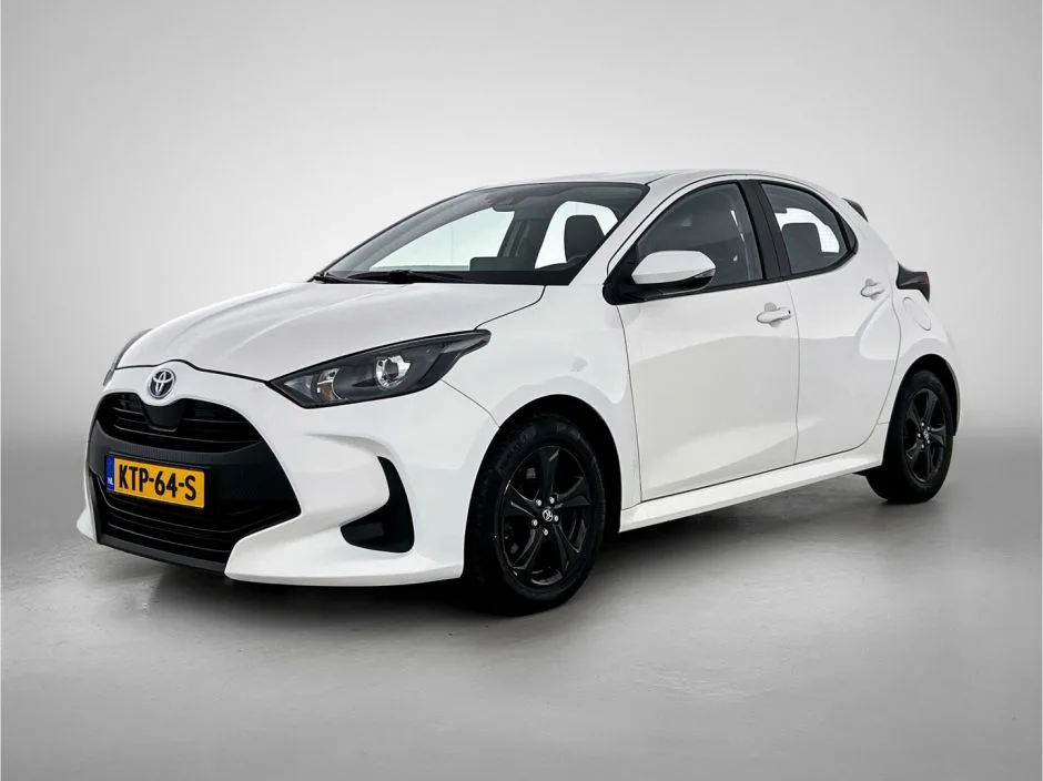 Toyota Yaris (2022) — foto 1