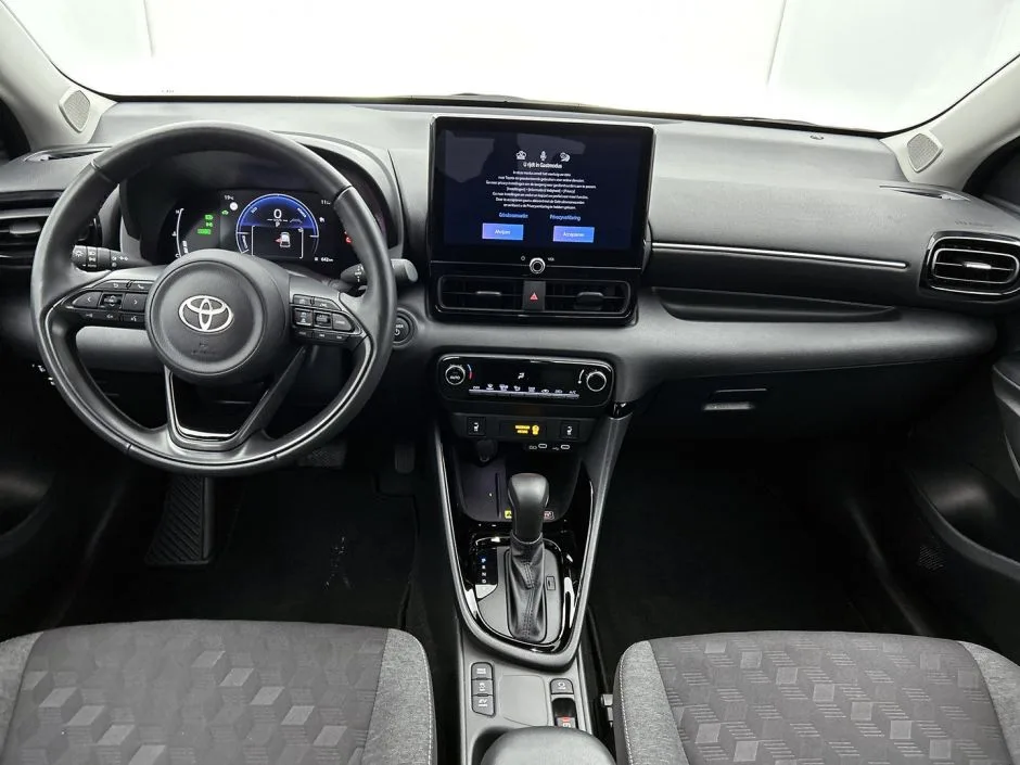 Toyota Yaris (2025) — foto 1