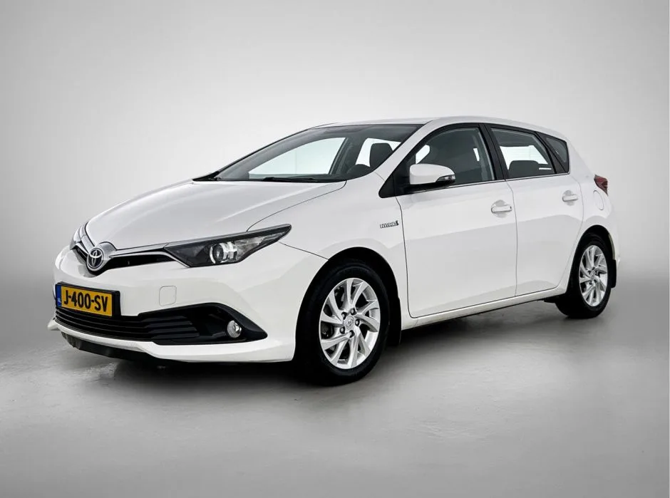 Toyota Auris (2017) — foto 1