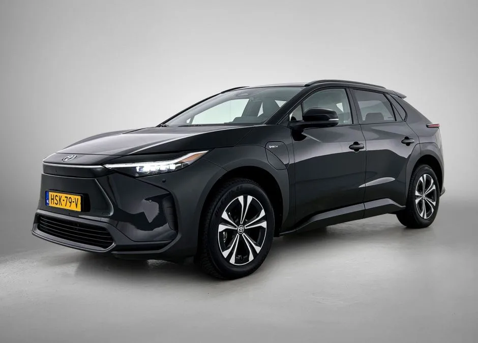 Toyota bZ4X (2025) — foto 1