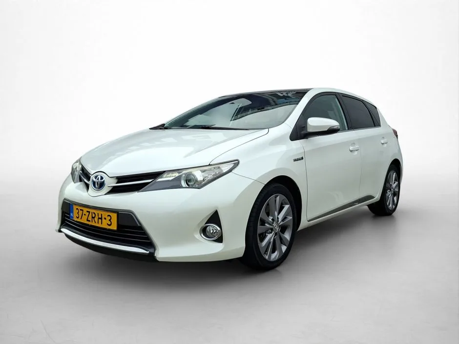 Toyota Auris (2013) — foto 1
