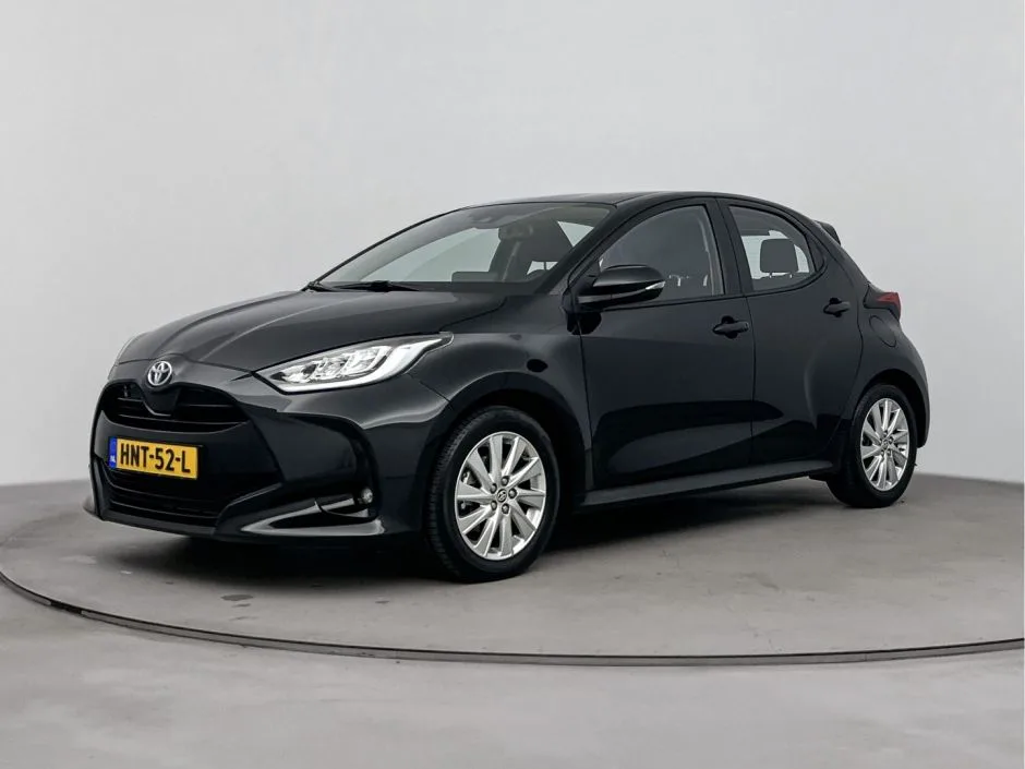 Toyota Yaris (2022) — foto 1