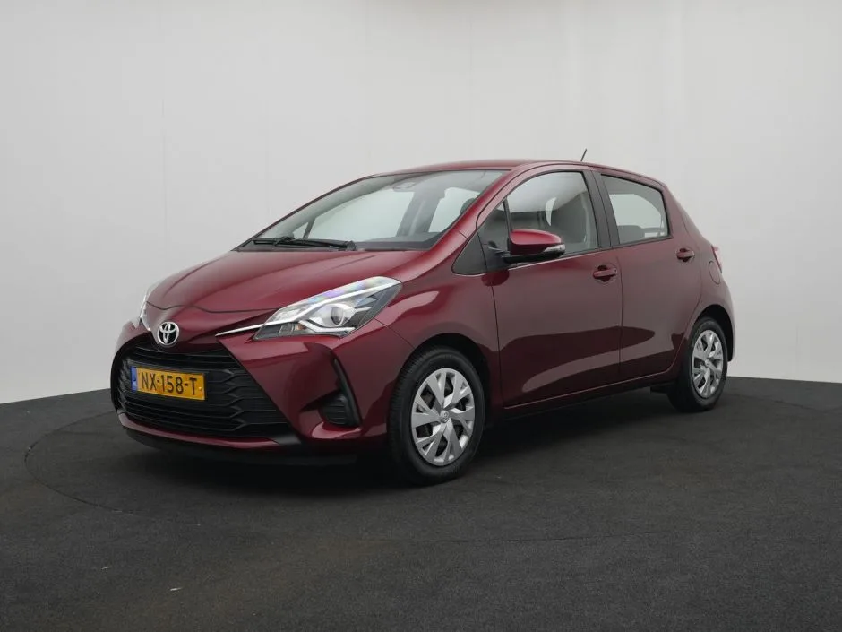 Toyota Yaris (2017) — foto 1