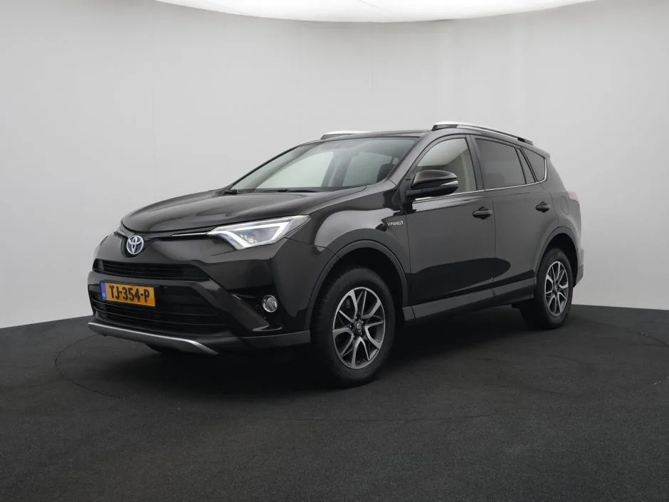 Toyota RAV4 (2016) — foto 1