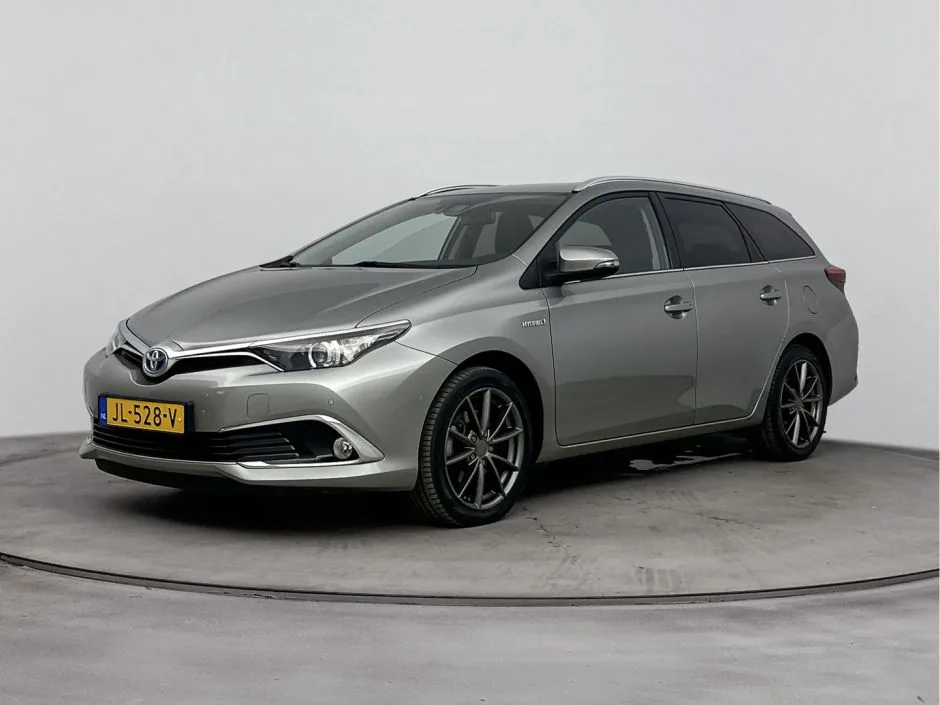 Toyota Auris (2016) — foto 1