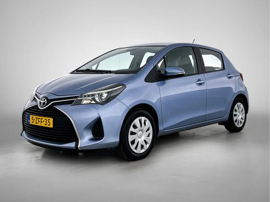 Toyota Yaris (2015) — foto 1