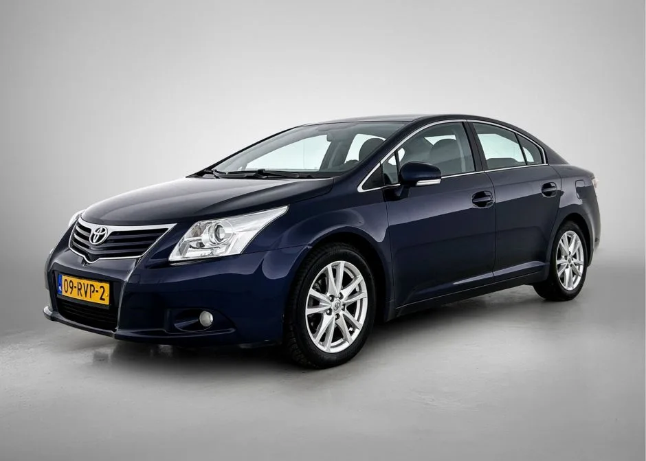 Toyota Avensis (2011) — foto 1