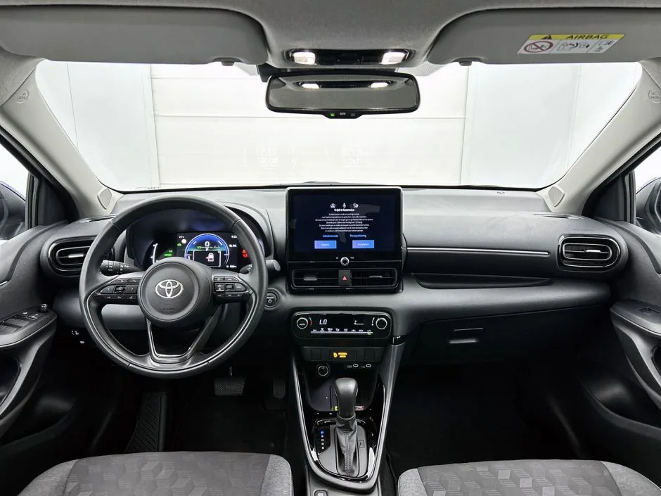 Toyota Yaris (2025) — foto 1