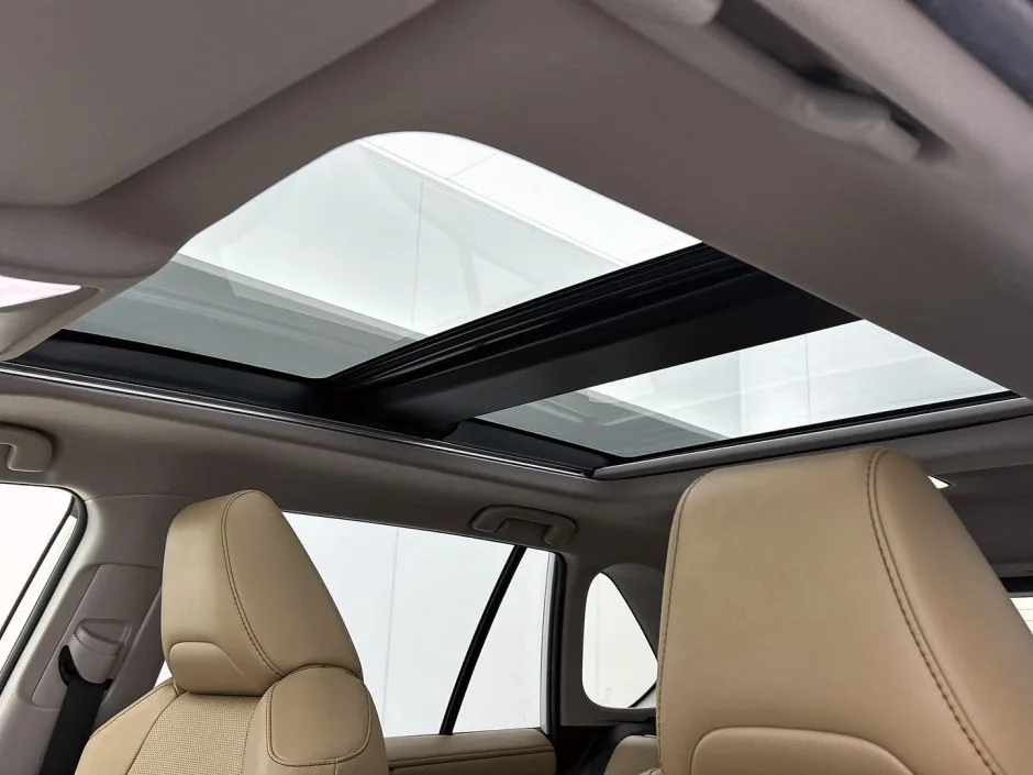 Toyota RAV4 (2022) — foto 1