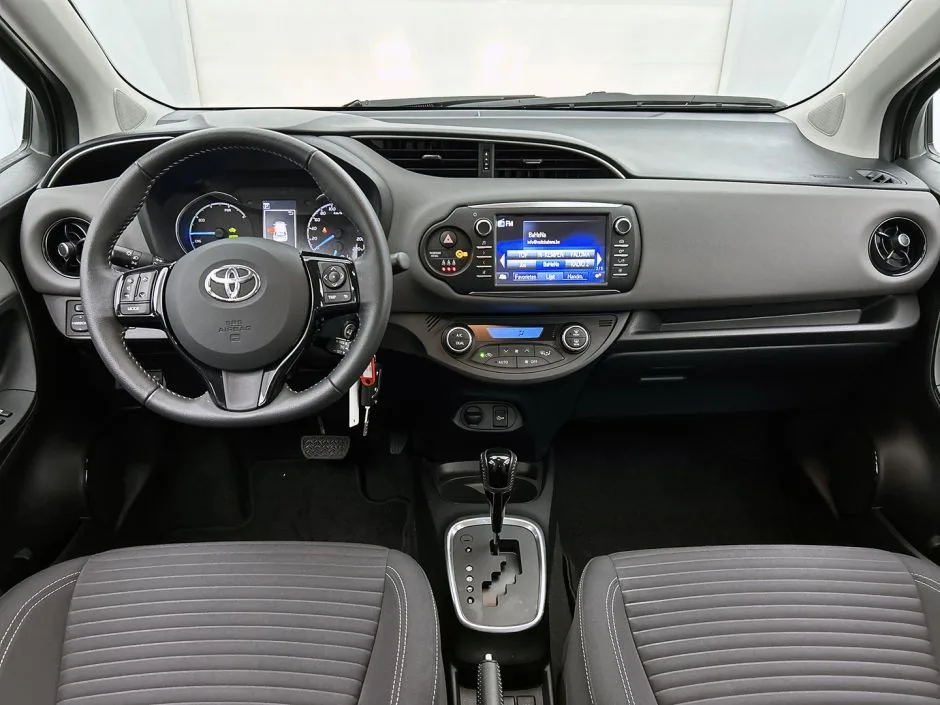 Toyota Yaris (2018) — foto 1