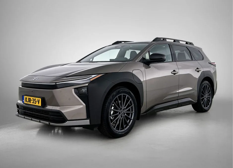 Toyota bZ4X (2026) — foto 1