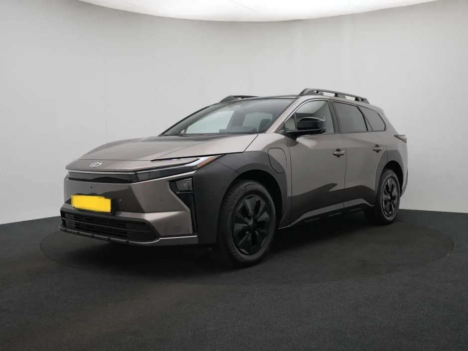Toyota bZ4X (2026) — foto 1