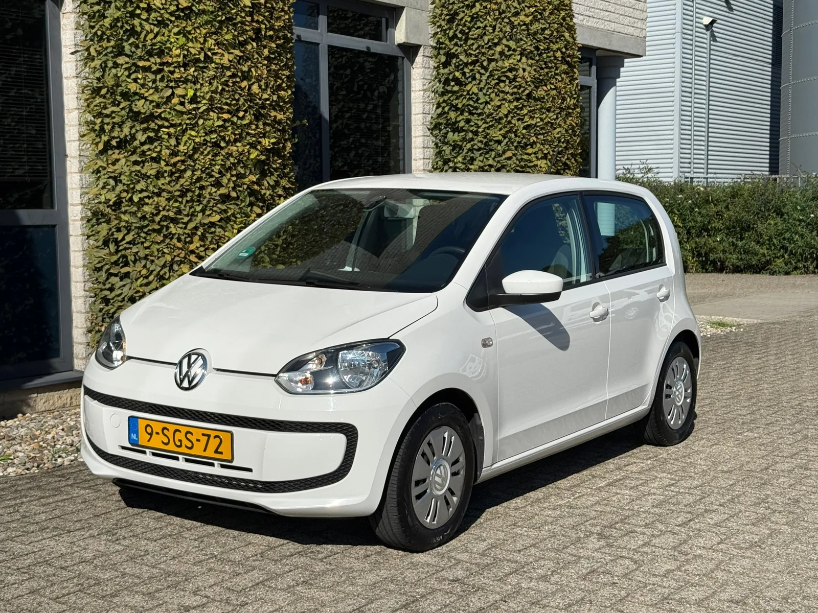Volkswagen Up! (2013) — foto 1