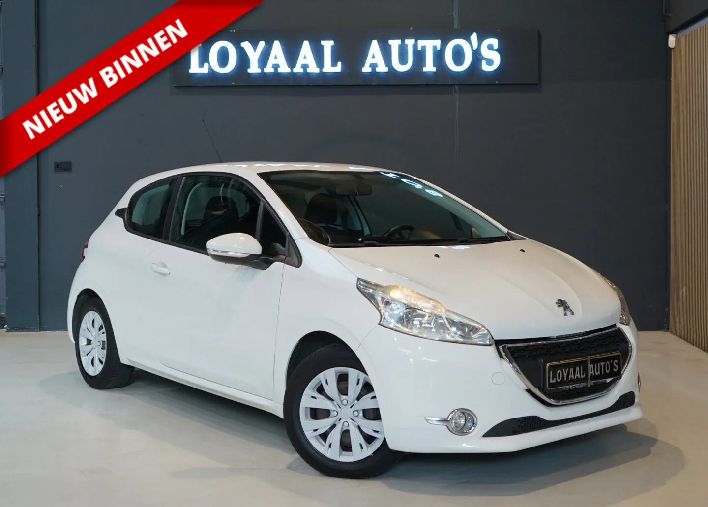 Peugeot 208 (2013) — foto 1