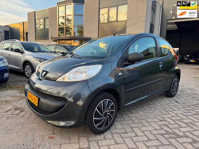 Peugeot 107 (2007) — foto 1