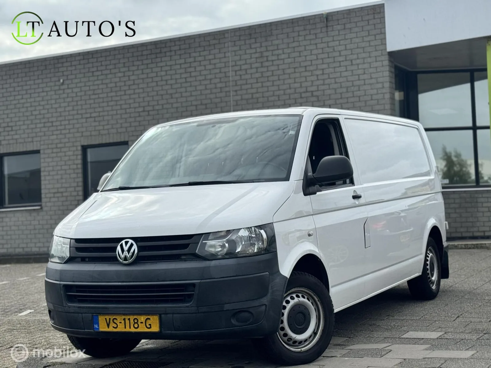 Volkswagen Transporter (2015) — foto 1