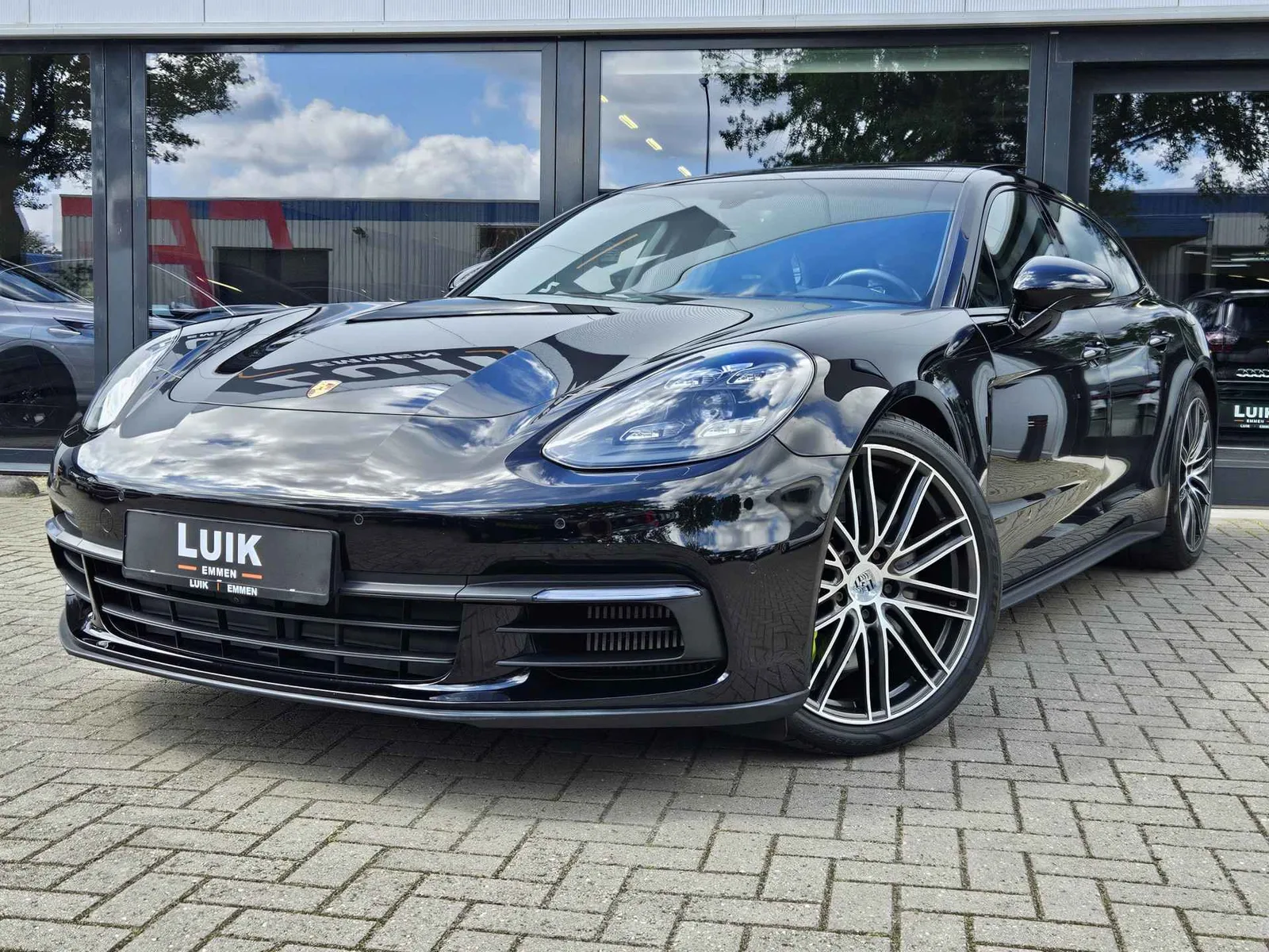 Porsche Panamera (2018) — foto 1