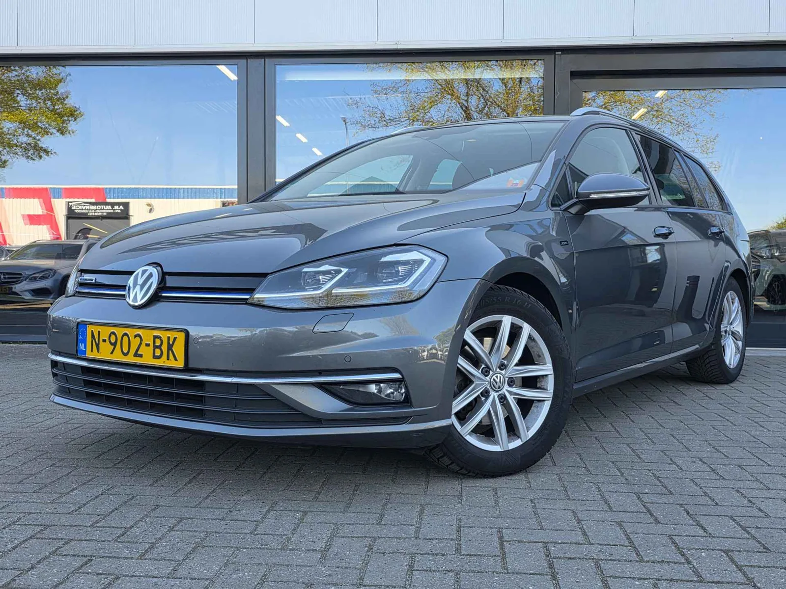 Volkswagen Golf (2018) — foto 1