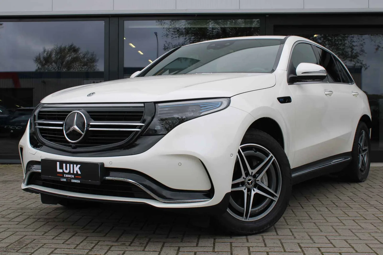 Mercedes-Benz EQC (2020) — foto 1