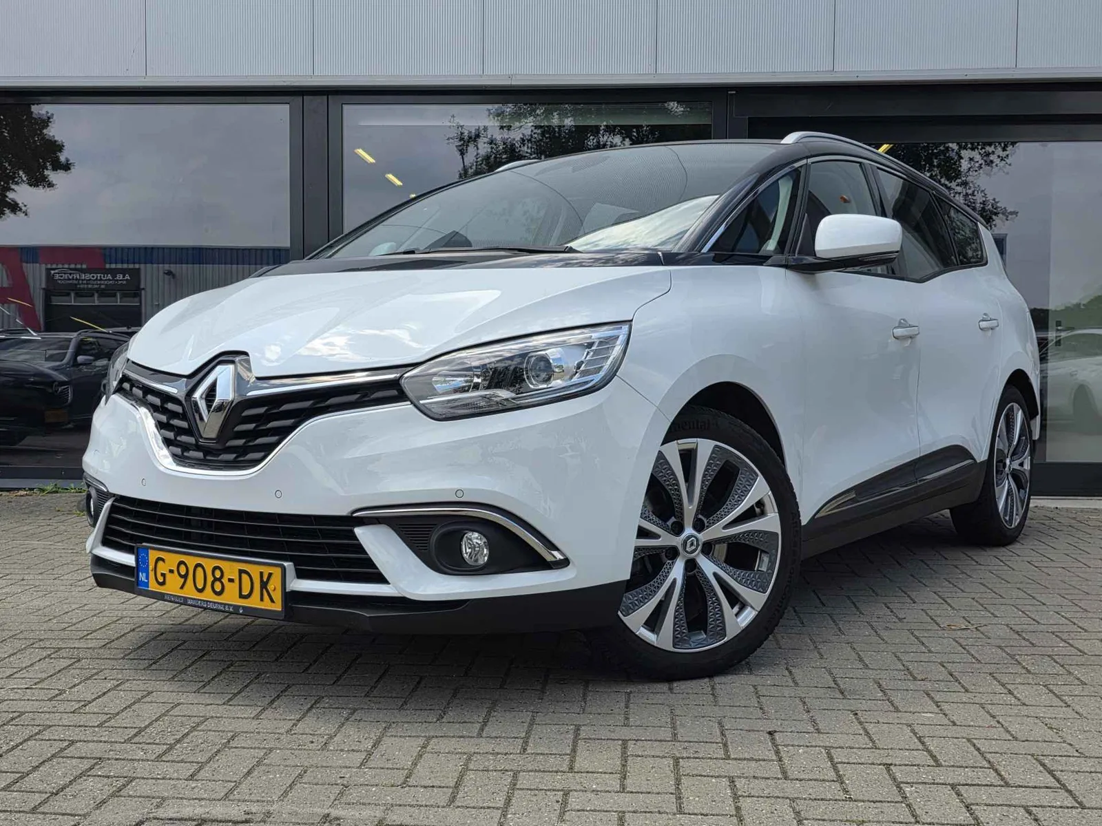 Renault Grand Scénic (2017) — foto 1
