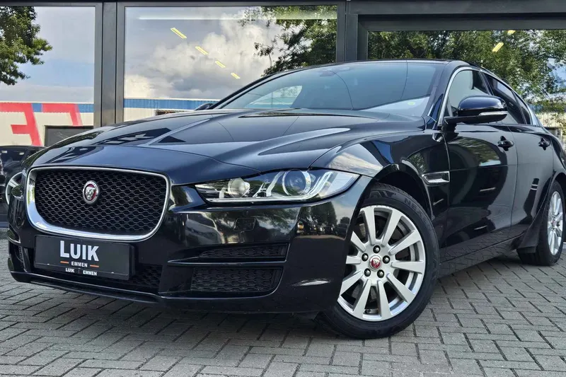 Jaguar XE (2017)