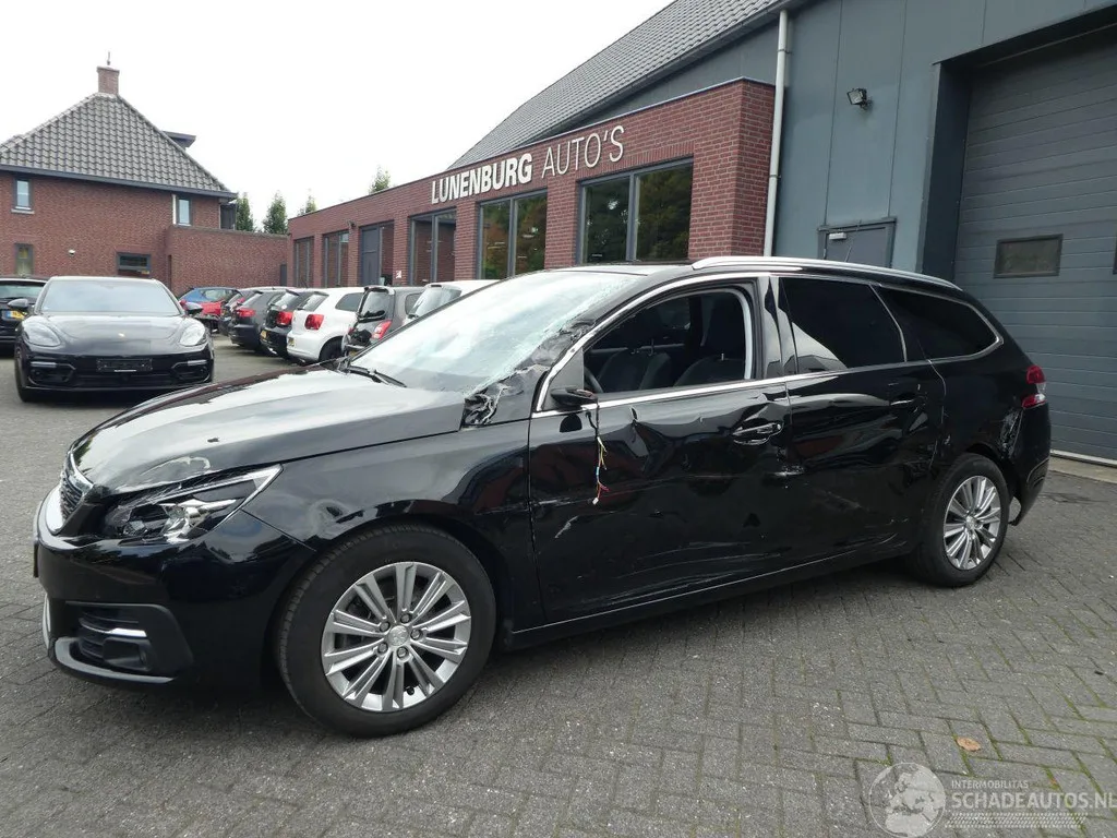 Peugeot 308 (2020) — foto 1