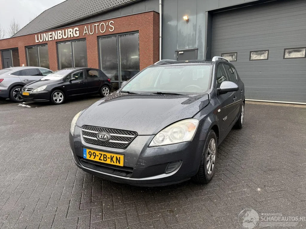 Kia Cee'd (2007) — foto 1