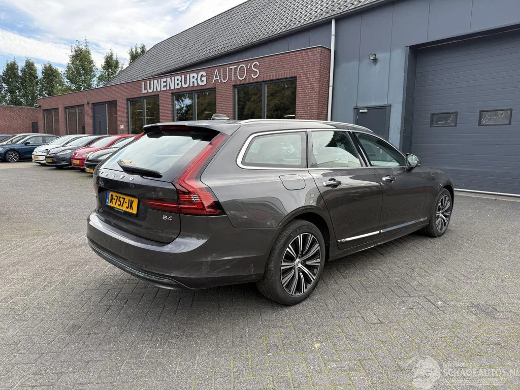 Volvo V90 (2022) — foto 1