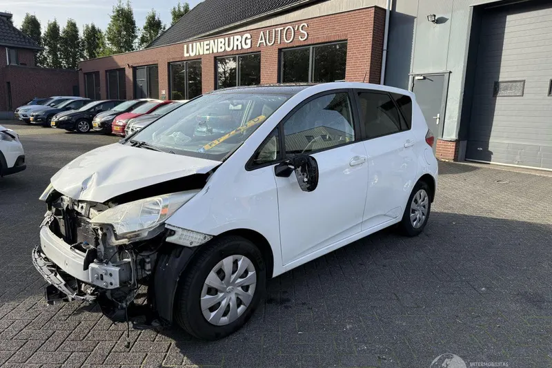 Toyota Verso S (2011)