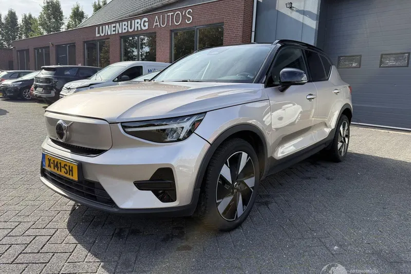 Volvo XC40 (2024)