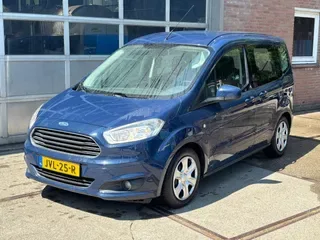 Ford Tourneo Courier (2014) — foto 1