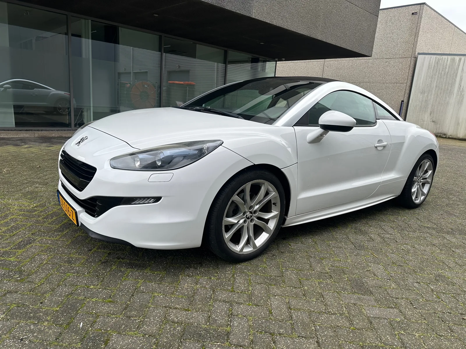 Peugeot RCZ (2013) — foto 1