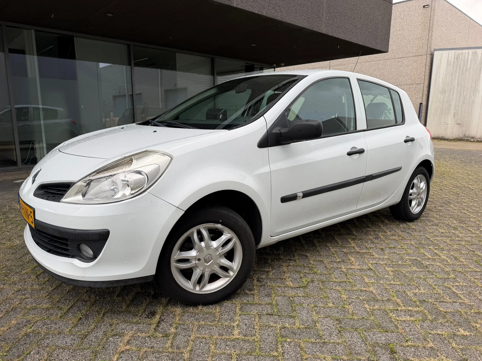 Renault Clio (2009) — foto 1