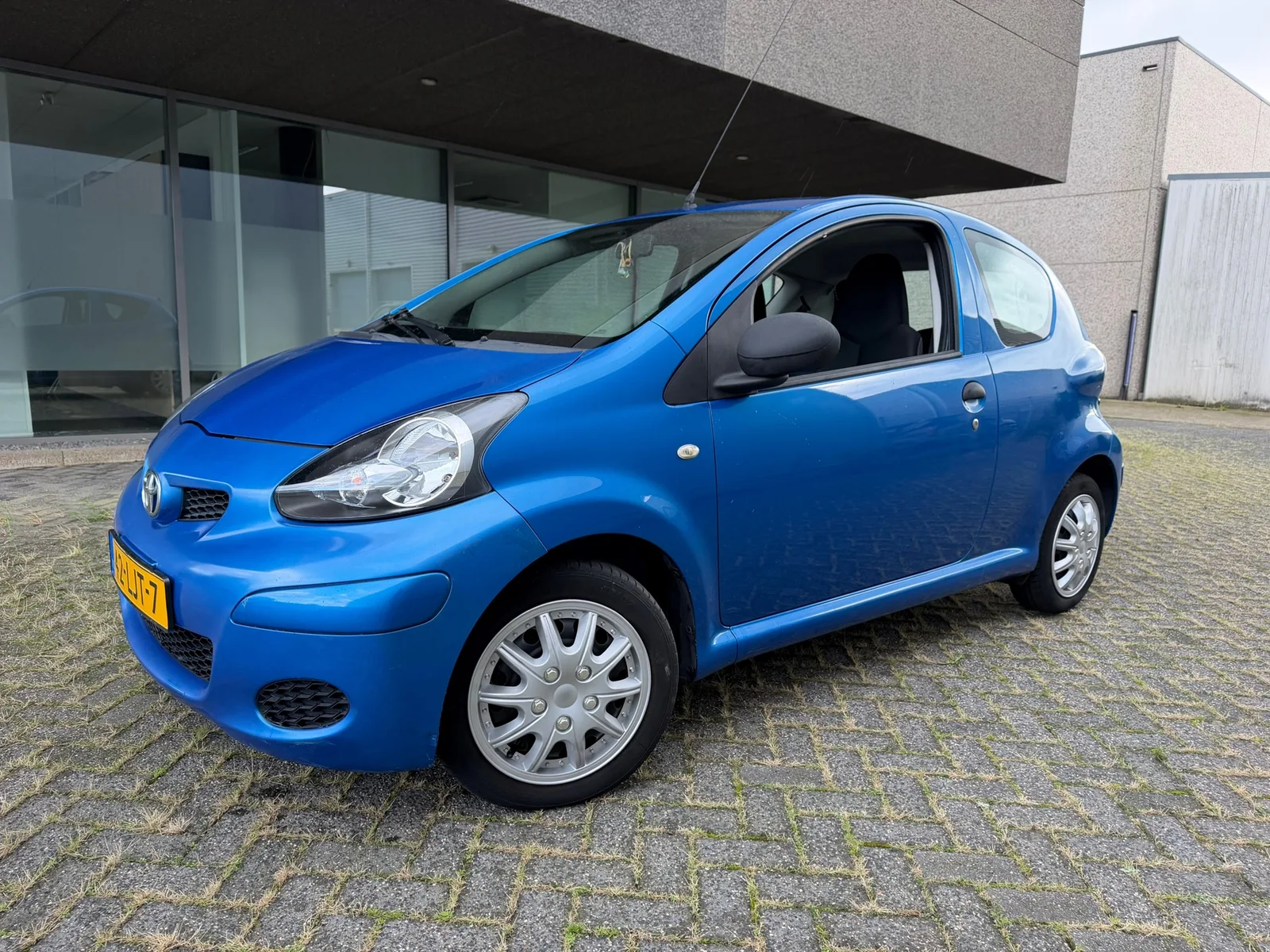 Toyota Aygo (2010) — foto 1