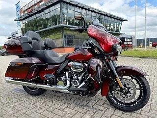 Harley-Davidson CVO Street Glide (2018) — foto 1