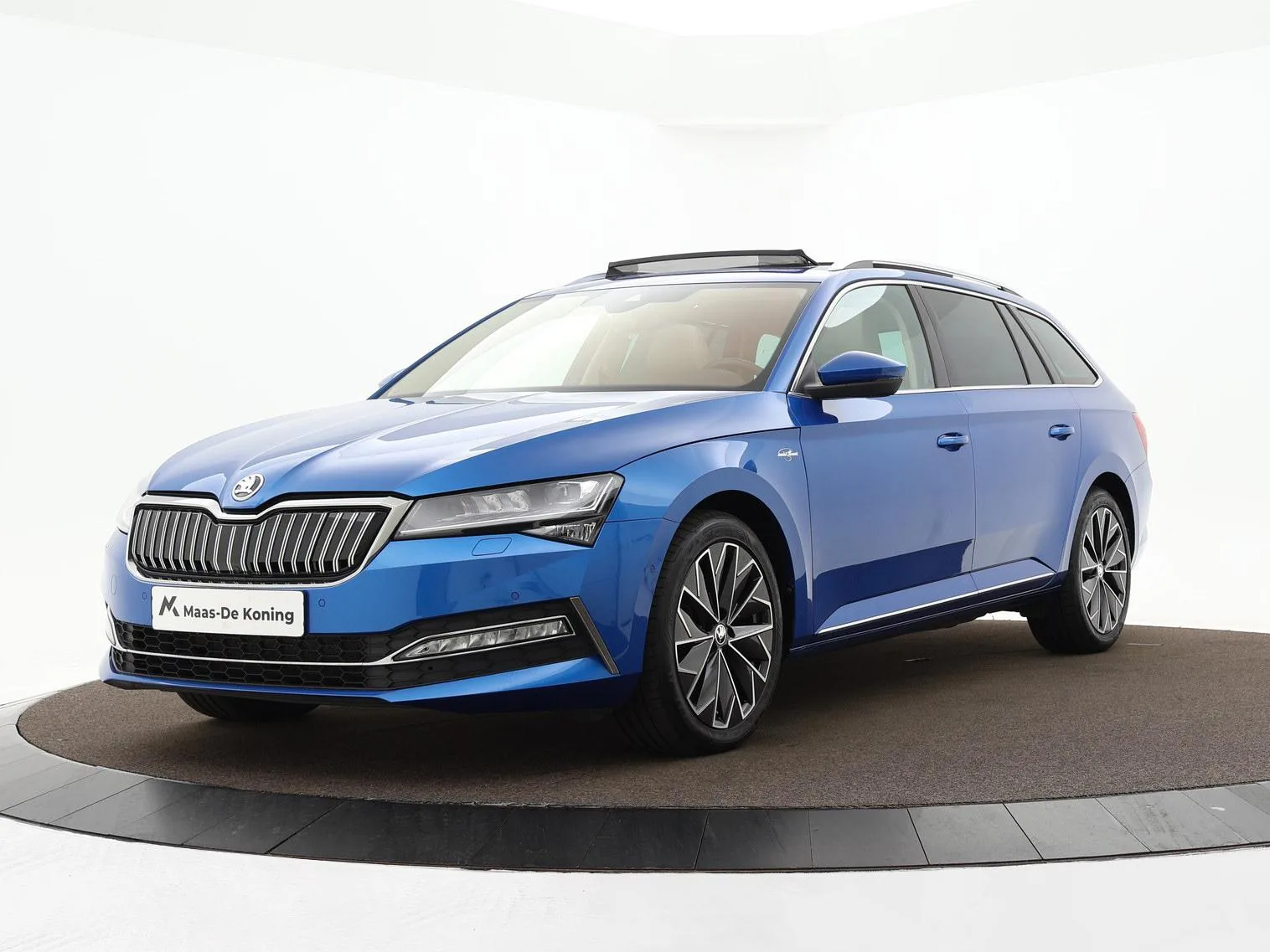 Škoda Superb (2023) — foto 1