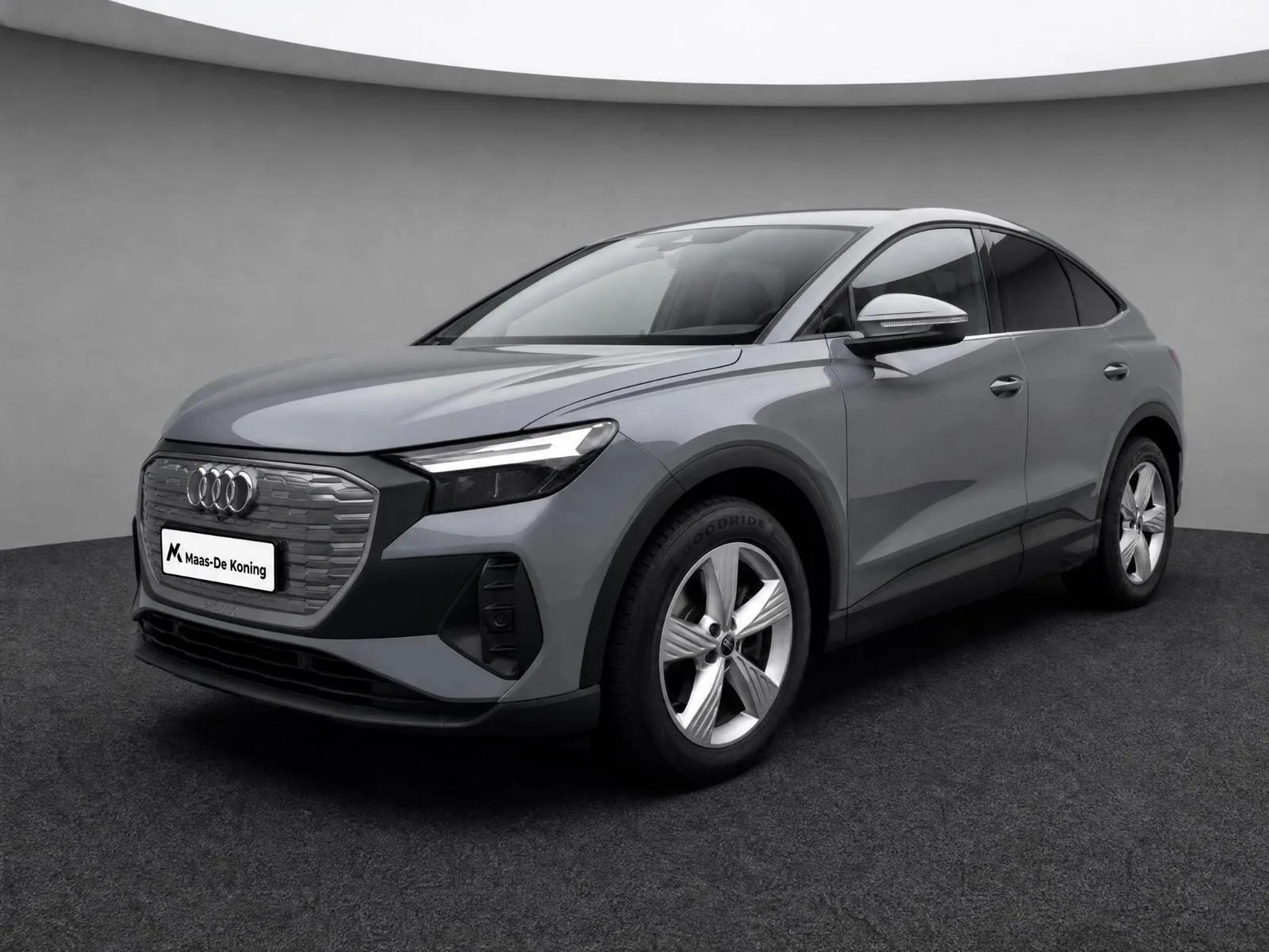 Audi Q4 e-tron (2023) — foto 1