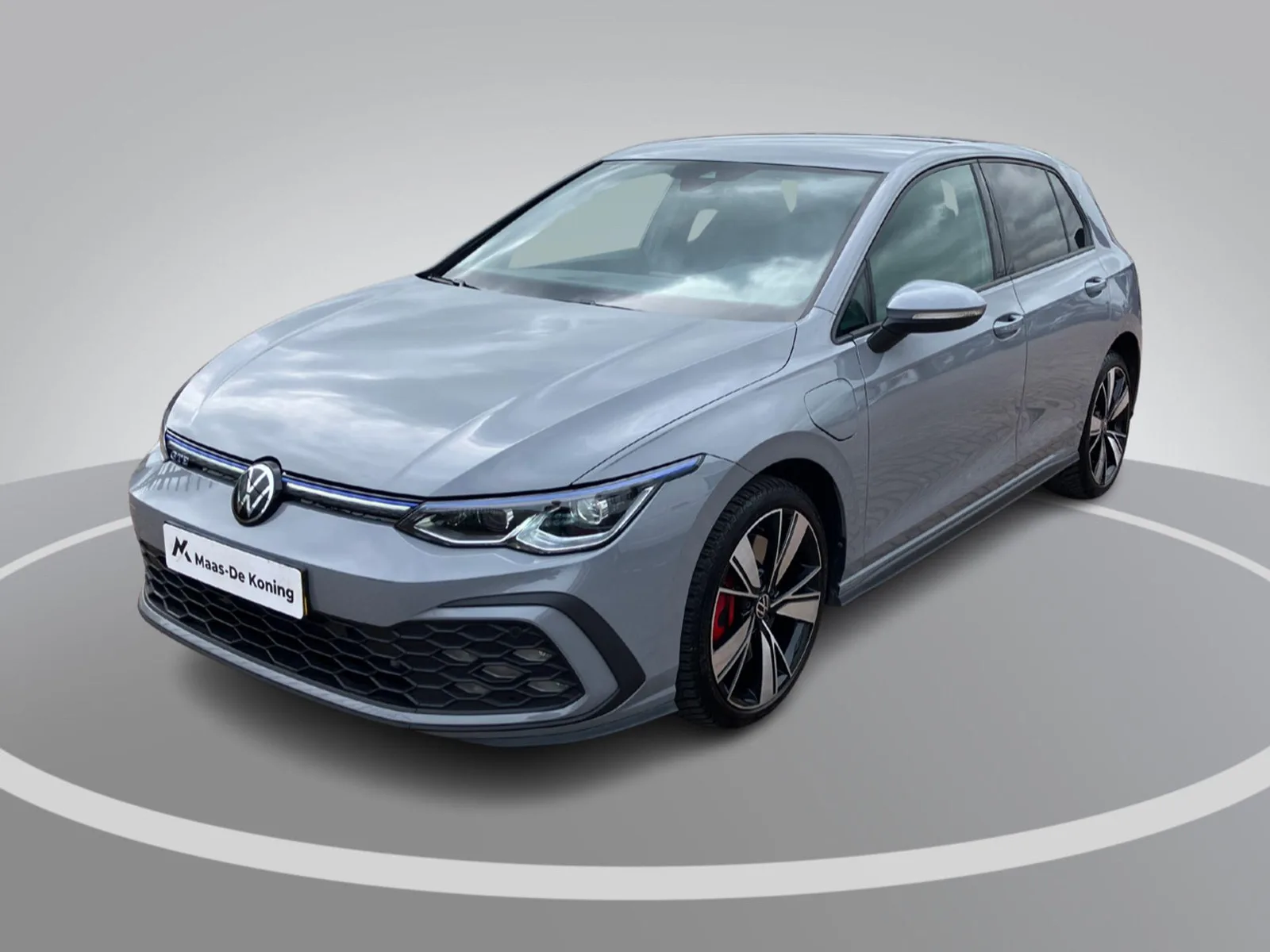 Volkswagen Golf (2021) — foto 1